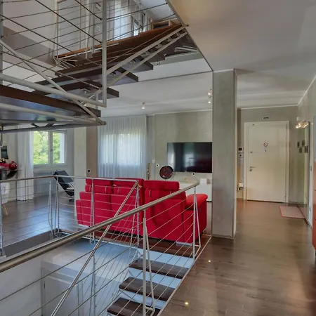 Theglasshouse Lido Apartment *