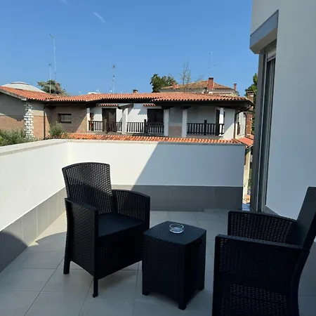 Theglasshouse Lido Apartment *