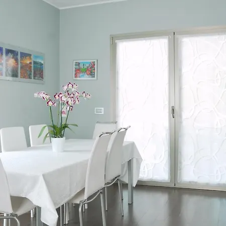 Apartment Theglasshouse Lido Lido di Venezia