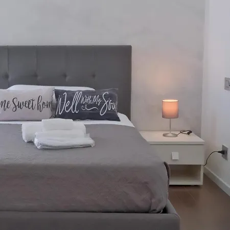 Apartment Theglasshouse Lido