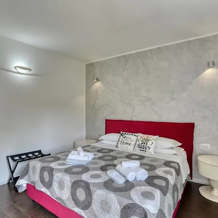 Theglasshouse Lido Apartment